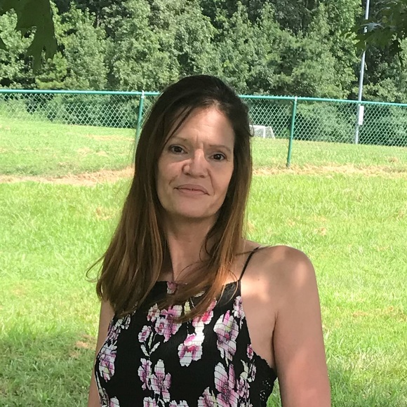 Meet your Posher, April - Picture 1 of 1